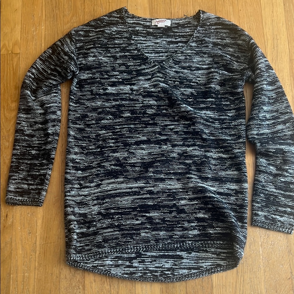 Arizona Jeans Black and Gray V-Neck Sweater with Textured Knit size XS